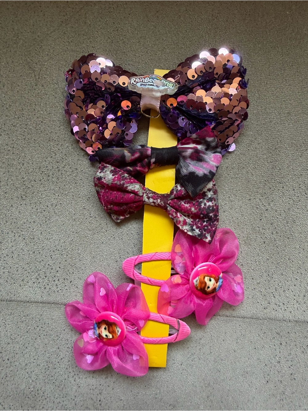 6/$20 ⭐️ Rainbow High Pink Sequin Bow & Sophia the First Floral Hair Clip Set